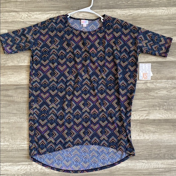 ❤️ Geometric Patterned women’s Shirt - Picture 1 of 1